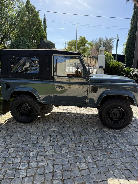 2001 Land Rover Defender 90 - Image 5 of 30