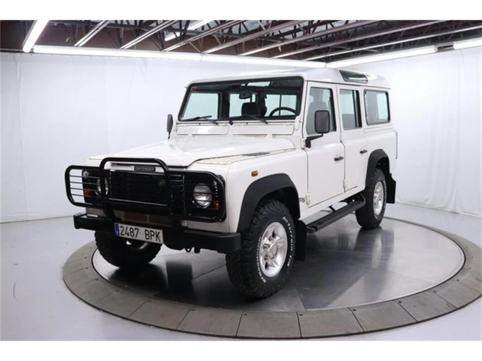 2001 Land Rover Defender - Image 2 of 31
