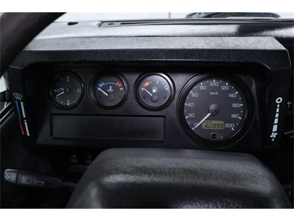 2001 Land Rover Defender - Image 11 of 31
