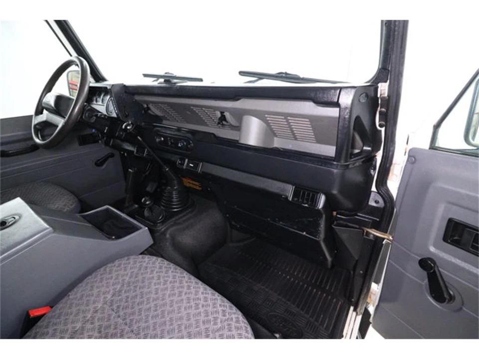 2001 Land Rover Defender - Image 17 of 31