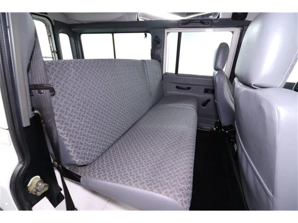 2001 Land Rover Defender - Image 21 of 31
