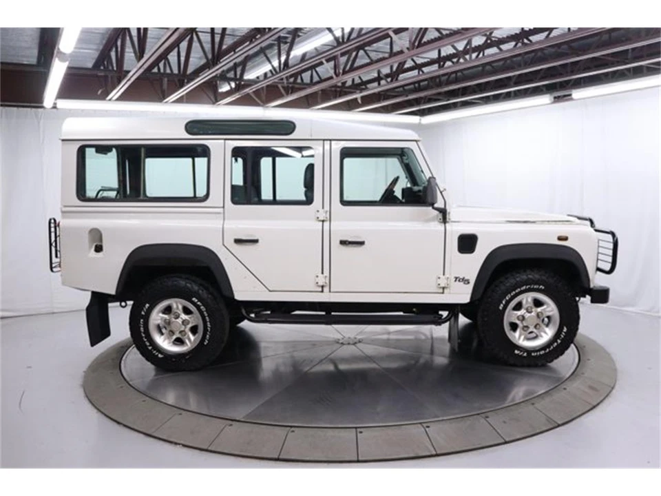 2001 Land Rover Defender - Image 8 of 31