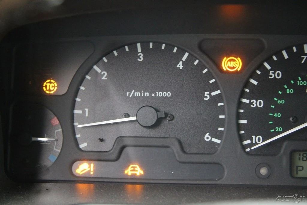 2001 Land Rover Discovery 2nd Gen - Image 17 of 21