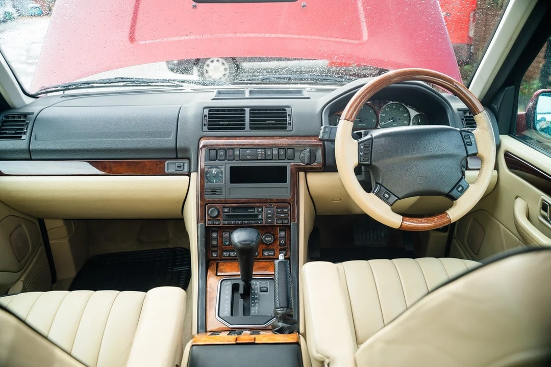 2001 Land Rover Range Rover P38A - Image 6 of 30