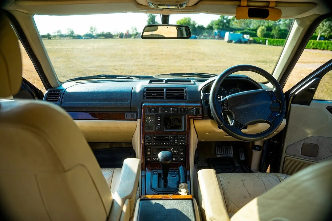 2001 Land Rover Range Rover P38A - Image 3 of 31