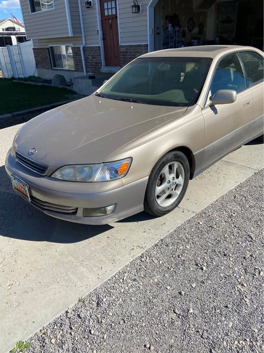 2001 Lexus ES 3rd Gen - Image 2 of 6