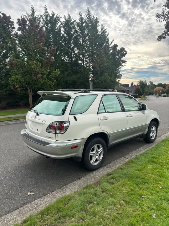 2001 Lexus RX 1st Gen - Image 3 of 10