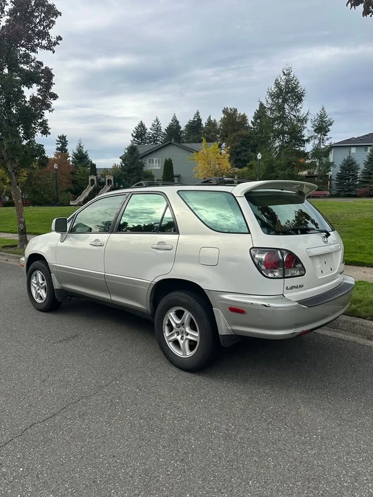 2001 Lexus RX 1st Gen - Image 4 of 10