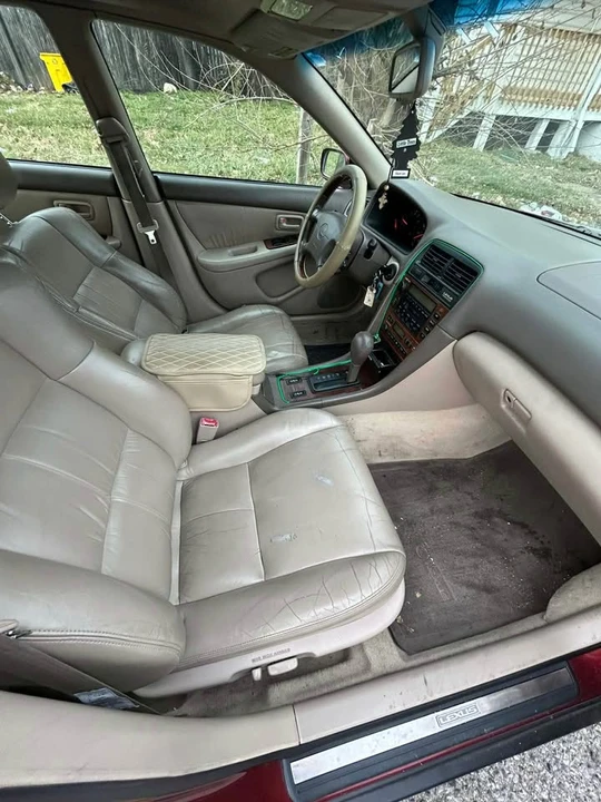 2001 Lexus ES 3rd Gen - Image 5 of 9