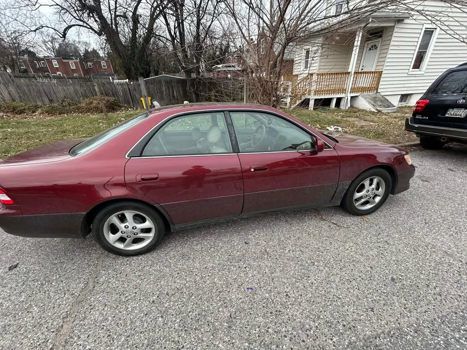 2001 Lexus ES 3rd Gen - Image 8 of 9