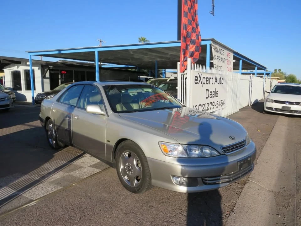 2001 Lexus ES 3rd Gen - Image 2 of 10