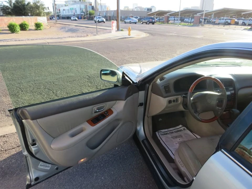 2001 Lexus ES 3rd Gen - Image 3 of 10