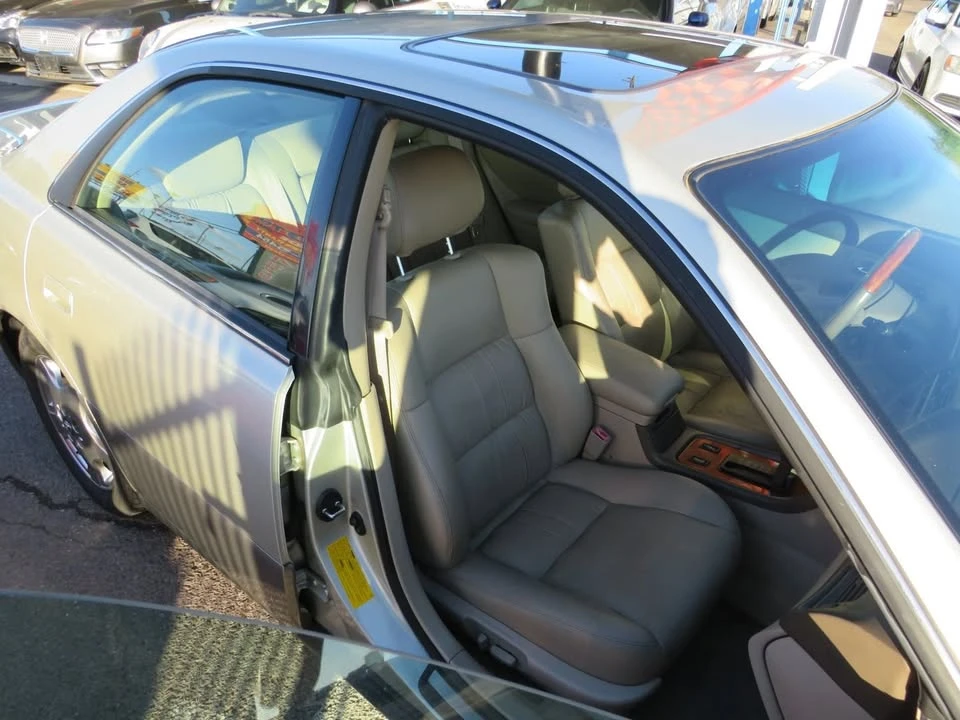 2001 Lexus ES 3rd Gen - Image 8 of 10