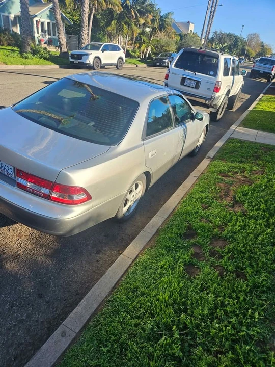 2001 Lexus ES 2nd Gen - Image 5 of 10