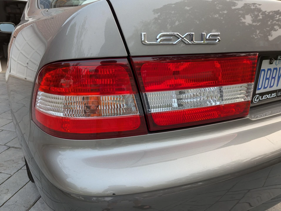 2001 Lexus ES 3rd Gen - Image 21 of 31