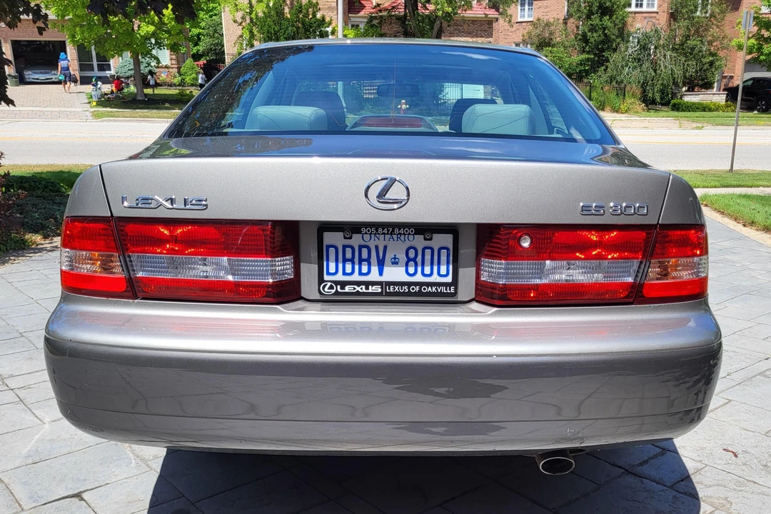 2001 Lexus ES 3rd Gen - Image 5 of 31