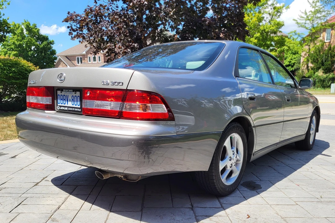 2001 Lexus ES 3rd Gen - Image 4 of 31