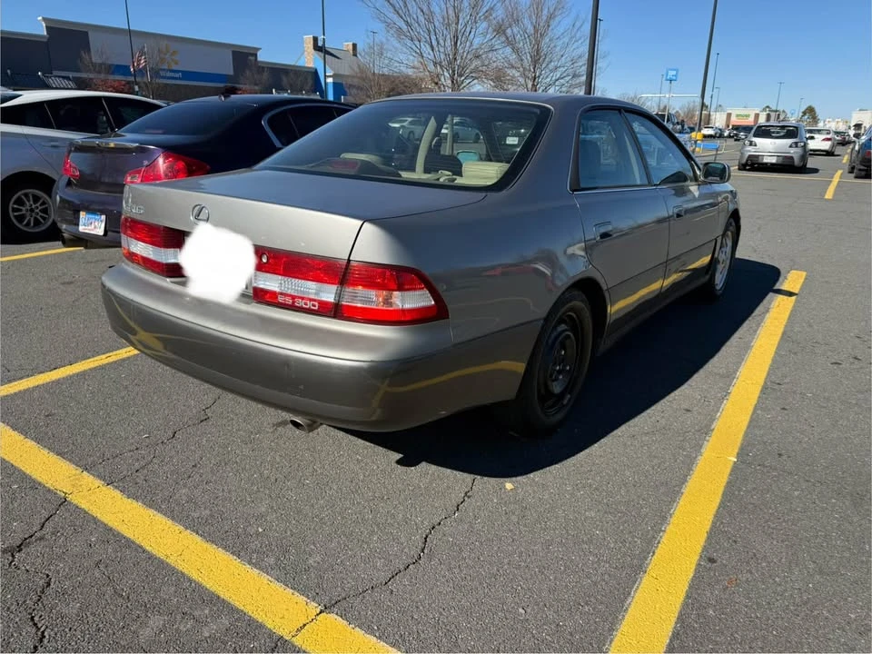 2001 Lexus ES 3rd Gen - Image 6 of 15