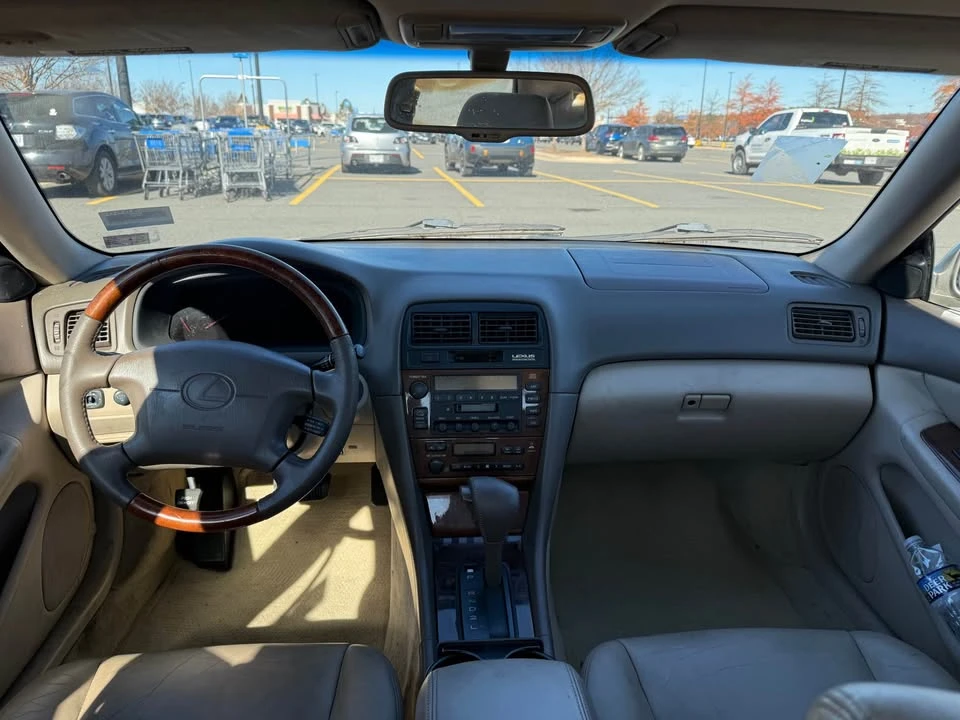 2001 Lexus ES 3rd Gen - Image 12 of 15