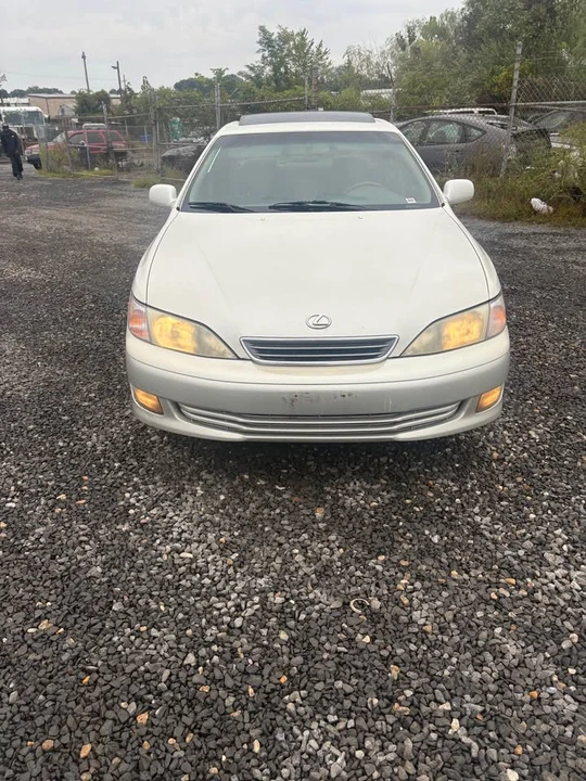 2001 Lexus ES 2nd Gen - Image 3 of 8