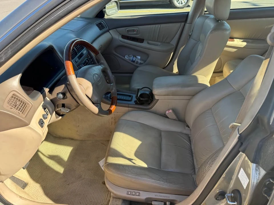 2001 Lexus ES 3rd Gen - Image 9 of 15