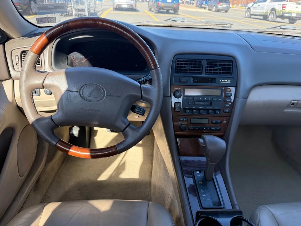 2001 Lexus ES 3rd Gen - Image 13 of 15