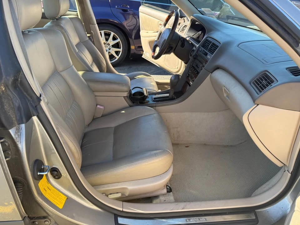 2001 Lexus ES 3rd Gen - Image 11 of 15