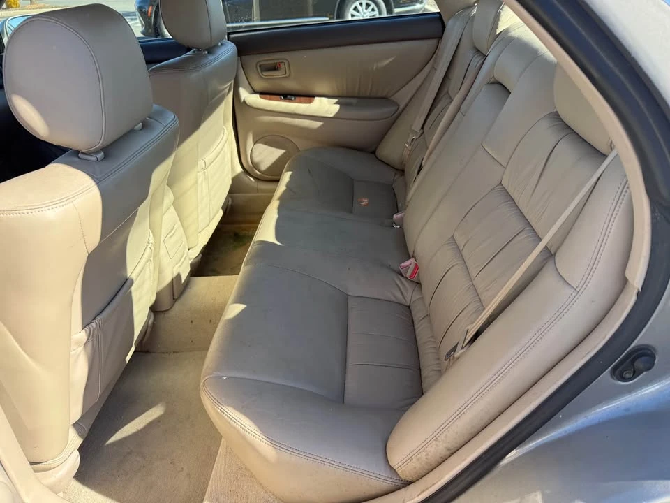 2001 Lexus ES 3rd Gen - Image 10 of 15