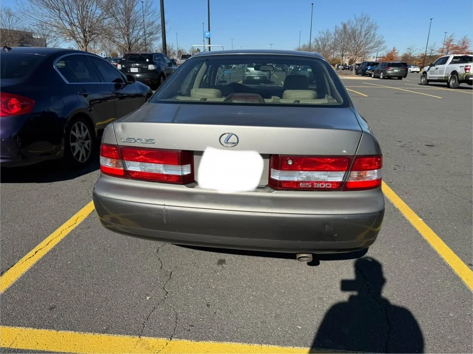 2001 Lexus ES 3rd Gen - Image 5 of 15
