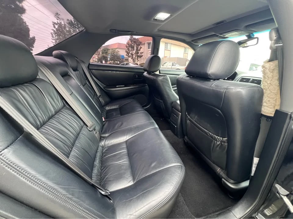 2001 Lexus ES 3rd Gen - Image 16 of 19