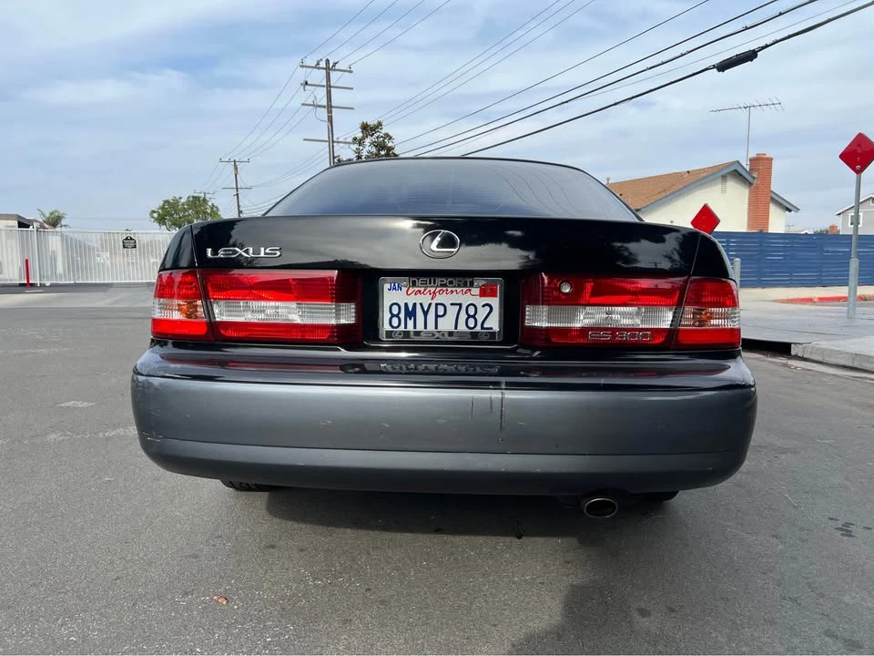 2001 Lexus ES 3rd Gen - Image 5 of 19