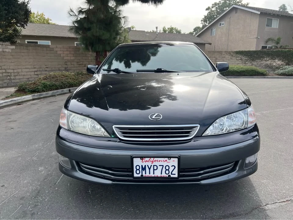 2001 Lexus ES 3rd Gen - Image 2 of 19