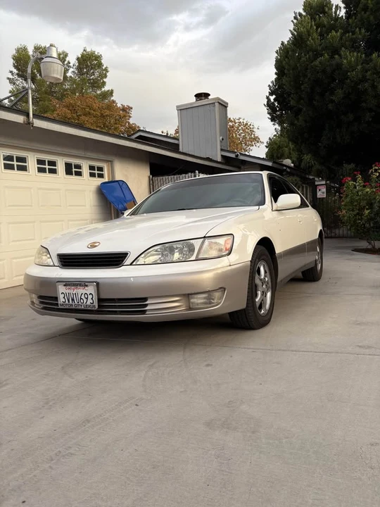 2001 Lexus ES 2nd Gen - Image 11 of 11