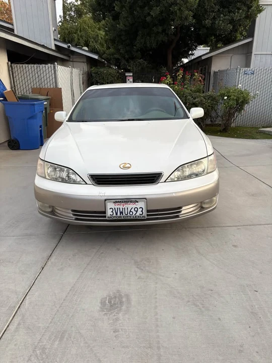 2001 Lexus ES 2nd Gen - Image 9 of 11