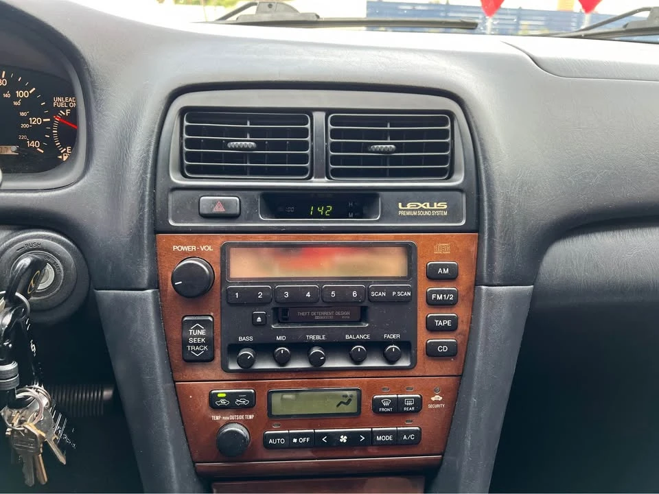 2001 Lexus ES 3rd Gen - Image 19 of 19