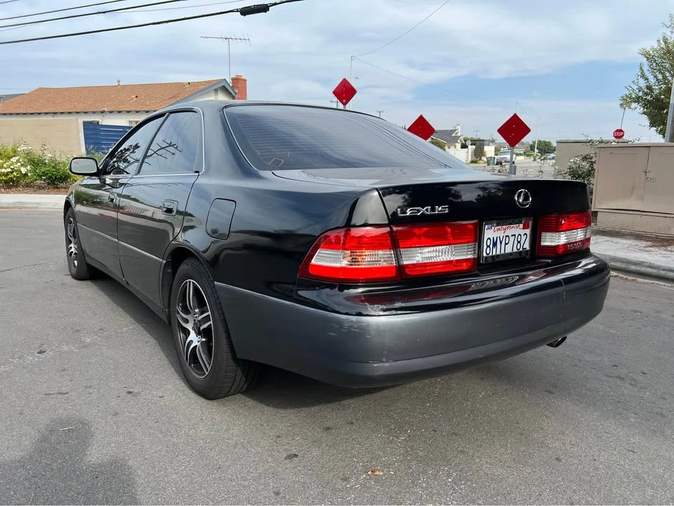 2001 Lexus ES 3rd Gen - Image 4 of 19