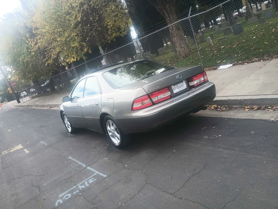 2001 Lexus ES 3rd Gen - Image 5 of 14