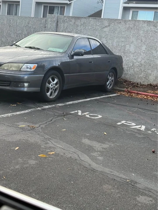 2001 Lexus ES 2nd Gen - Image 3 of 5
