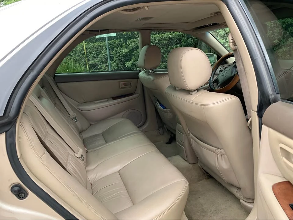 2001 Lexus ES 3rd Gen - Image 8 of 10