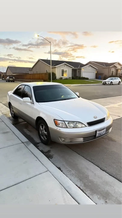 2001 Lexus ES 3rd Gen - Image 4 of 12