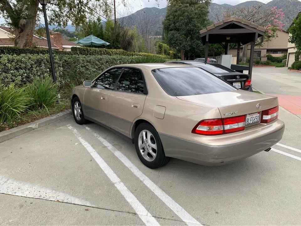 2001 Lexus ES 3rd Gen - Image 4 of 10