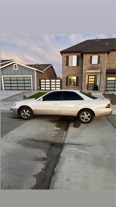 2001 Lexus ES 3rd Gen - Image 11 of 12