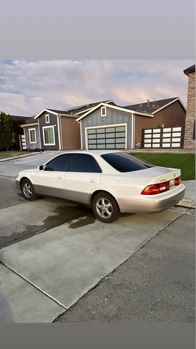2001 Lexus ES 3rd Gen - Image 10 of 12