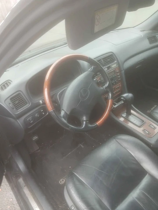 2001 Lexus ES 3rd Gen - Image 6 of 8