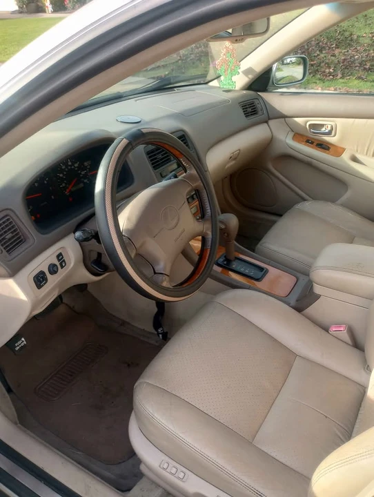 2001 Lexus ES 3rd Gen - Image 5 of 10