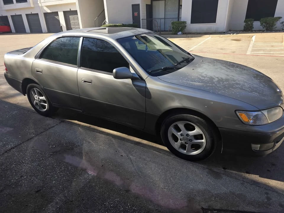 2001 Lexus ES 3rd Gen - Image 2 of 7