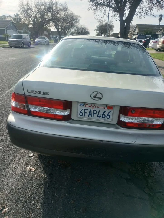 2001 Lexus ES 3rd Gen - Image 4 of 10