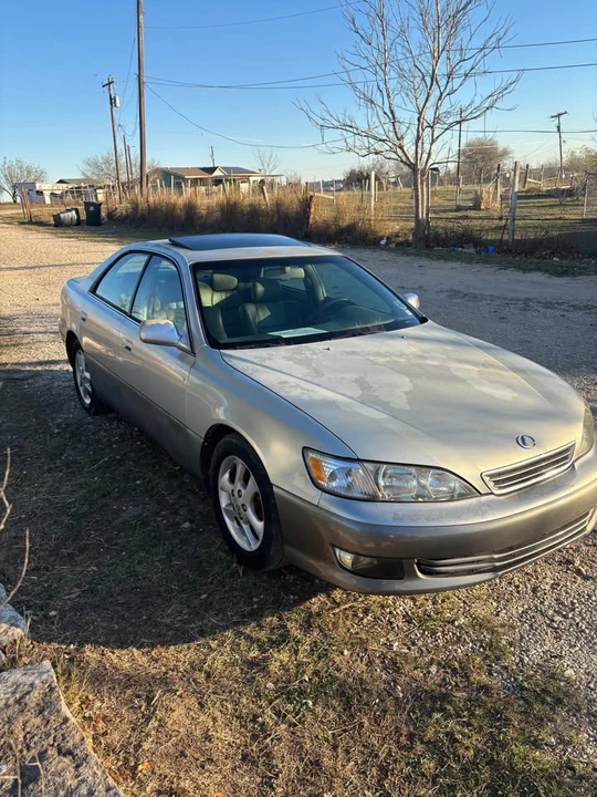 2001 Lexus ES 3rd Gen - Image 3 of 5