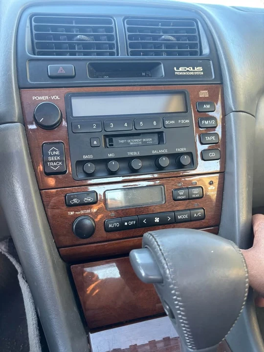 2001 Lexus ES 3rd Gen - Image 4 of 5