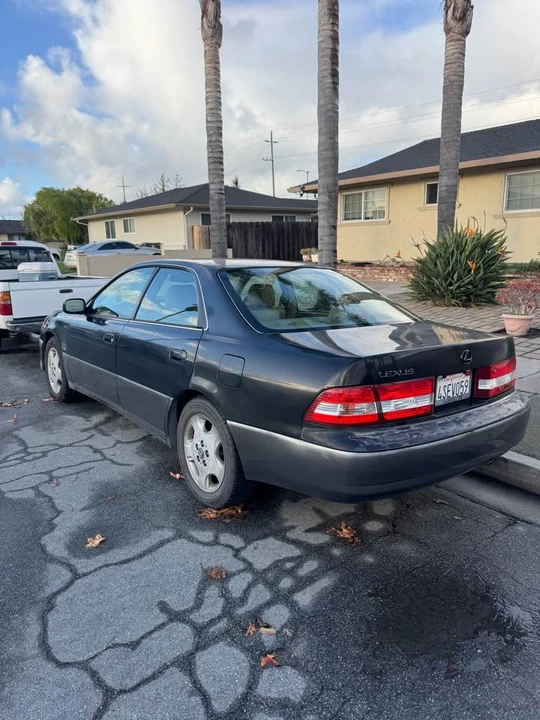 2001 Lexus ES 3rd Gen - Image 4 of 5